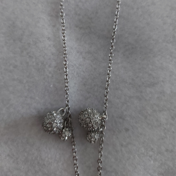 Glitz and Glam Anne Taylor long necklace - Picture 3 of 5